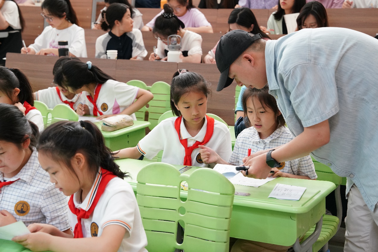 校園網(wǎng)數(shù)學(xué)組報(bào)道稿_html_3a6f69ad.jpg 校園網(wǎng)數(shù)學(xué)組報(bào)道稿_html_3a6f69ad.jpg