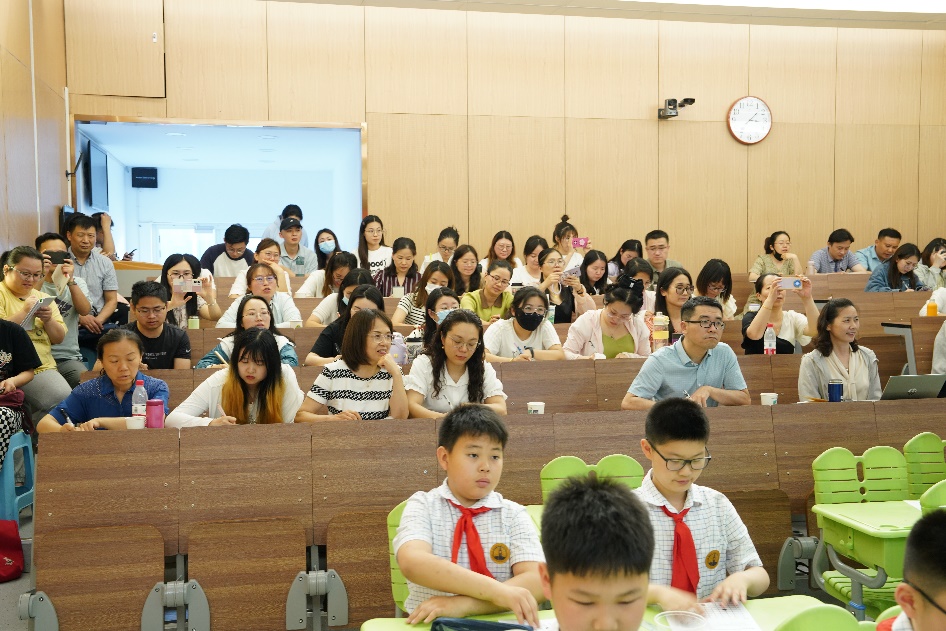 校園網(wǎng)數(shù)學(xué)組報(bào)道稿_html_m3ff1ca38.jpg 校園網(wǎng)數(shù)學(xué)組報(bào)道稿_html_m3ff1ca38.jpg