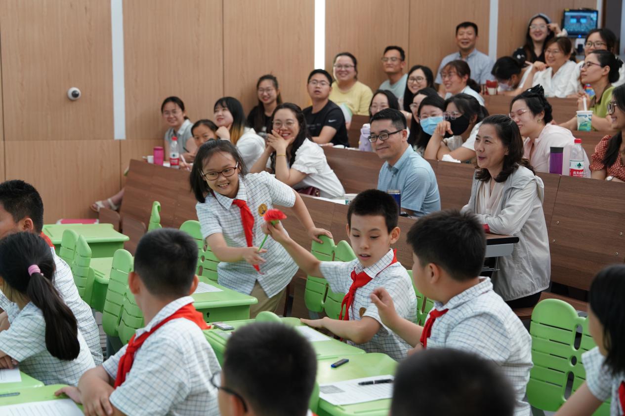 校園網(wǎng)數(shù)學(xué)組報(bào)道稿_html_2f3737ce.jpg 校園網(wǎng)數(shù)學(xué)組報(bào)道稿_html_2f3737ce.jpg