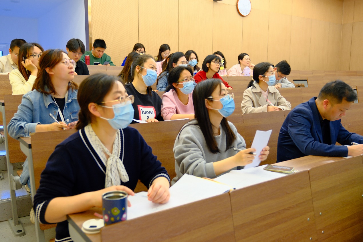 展風(fēng)采 促成長(zhǎng)——數(shù)學(xué)組第三屆青年教師擂臺(tái)賽_html_m398b7d4c.jpg