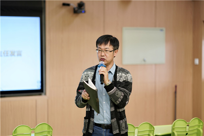 李主任.jpg 李主任.jpg